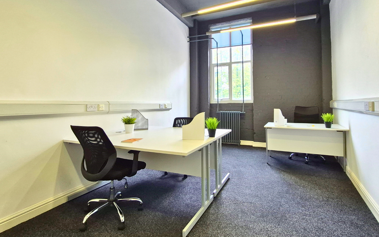 Office F33